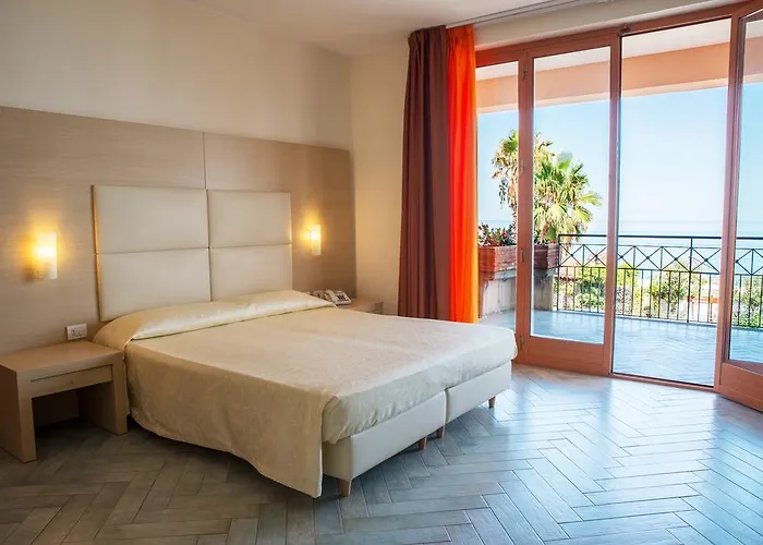 Calipso Hotel Mazzeo